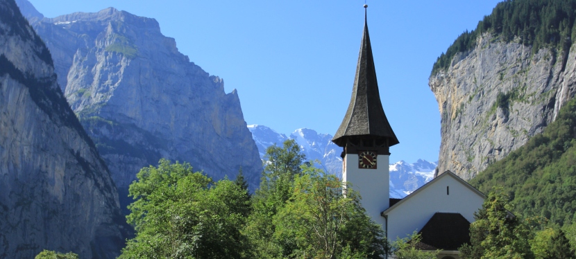 7.5 Photos that will make you want to visit Lauterbrunnen, Switzerland